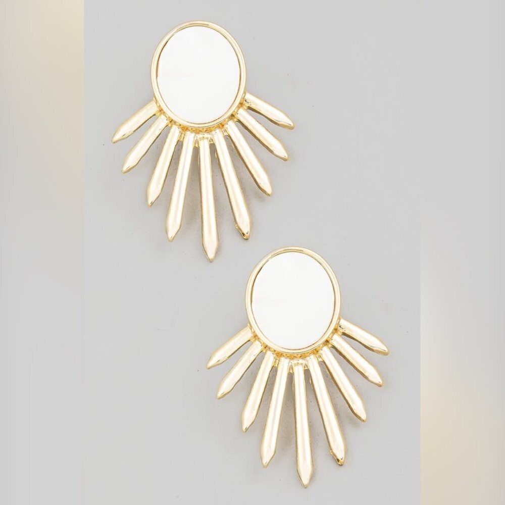 1 Left!! Leona Spoked Pearl Stud Earrings
